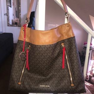 “Authentic” Dooney n Bourke Purse